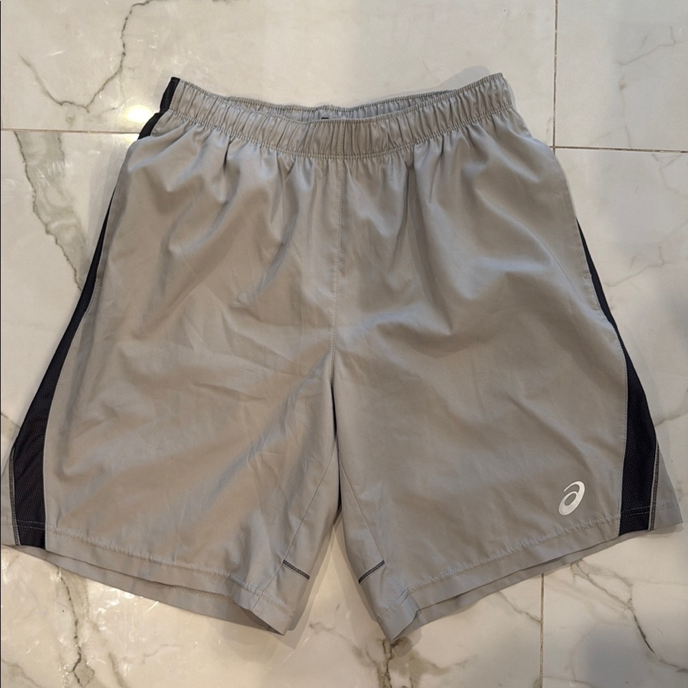 Asics Men's Gray Performance Shorts
